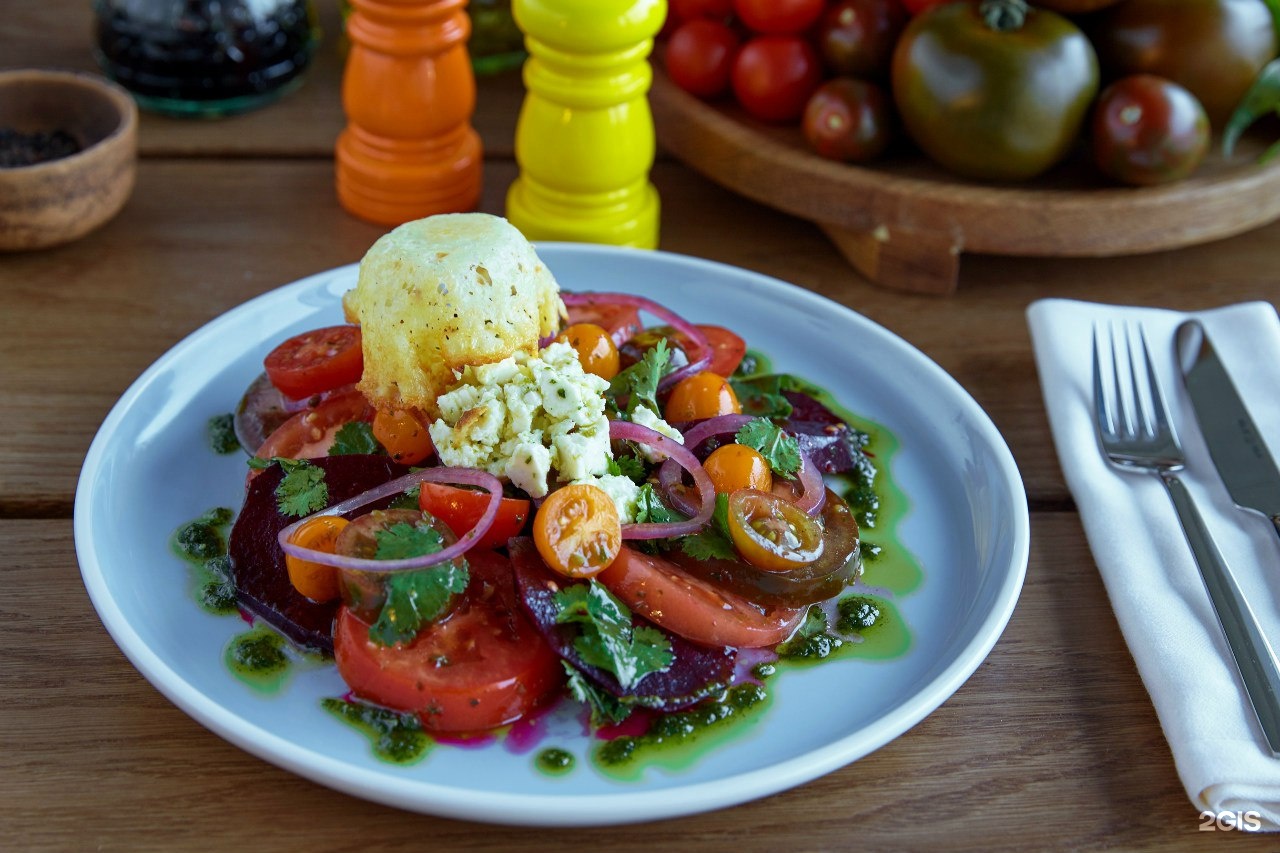 Tomato cafe. Двор помидор ресторан СПБ меню. Для томатов ресторан. Ил помидор ресторан. Грузинская кухня в СПБ ТРК Радуга.