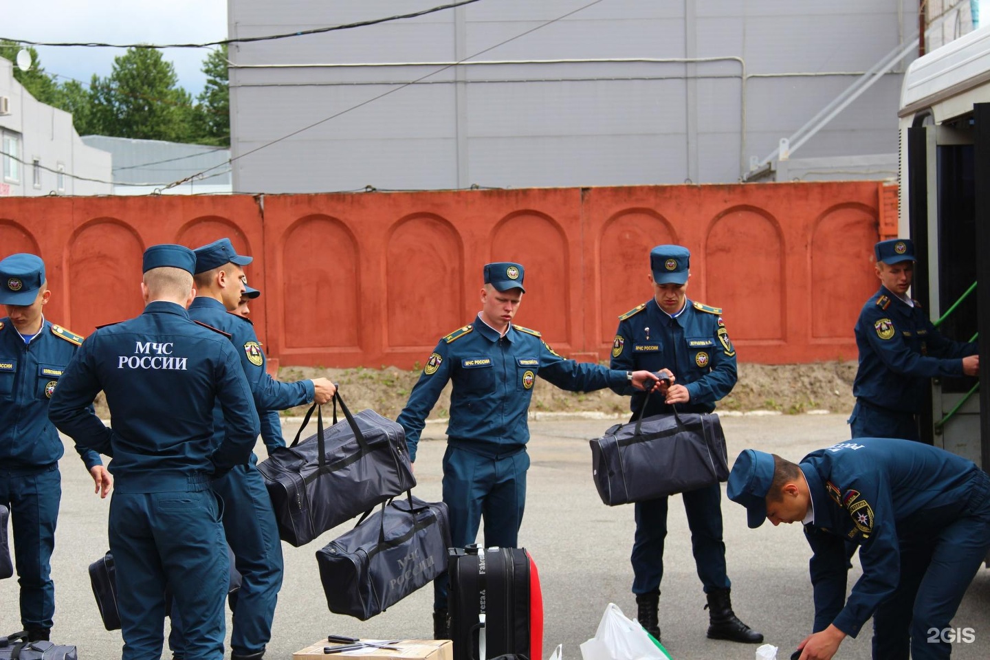 Мчс санкт петербург открыть дверь. СПБ УГПС МЧС России. ГПС МЧС Санкт-Петербург ИБЖ. Универ противопожарной службы Зиничева. Университет Зиничева Санкт Петербургский.