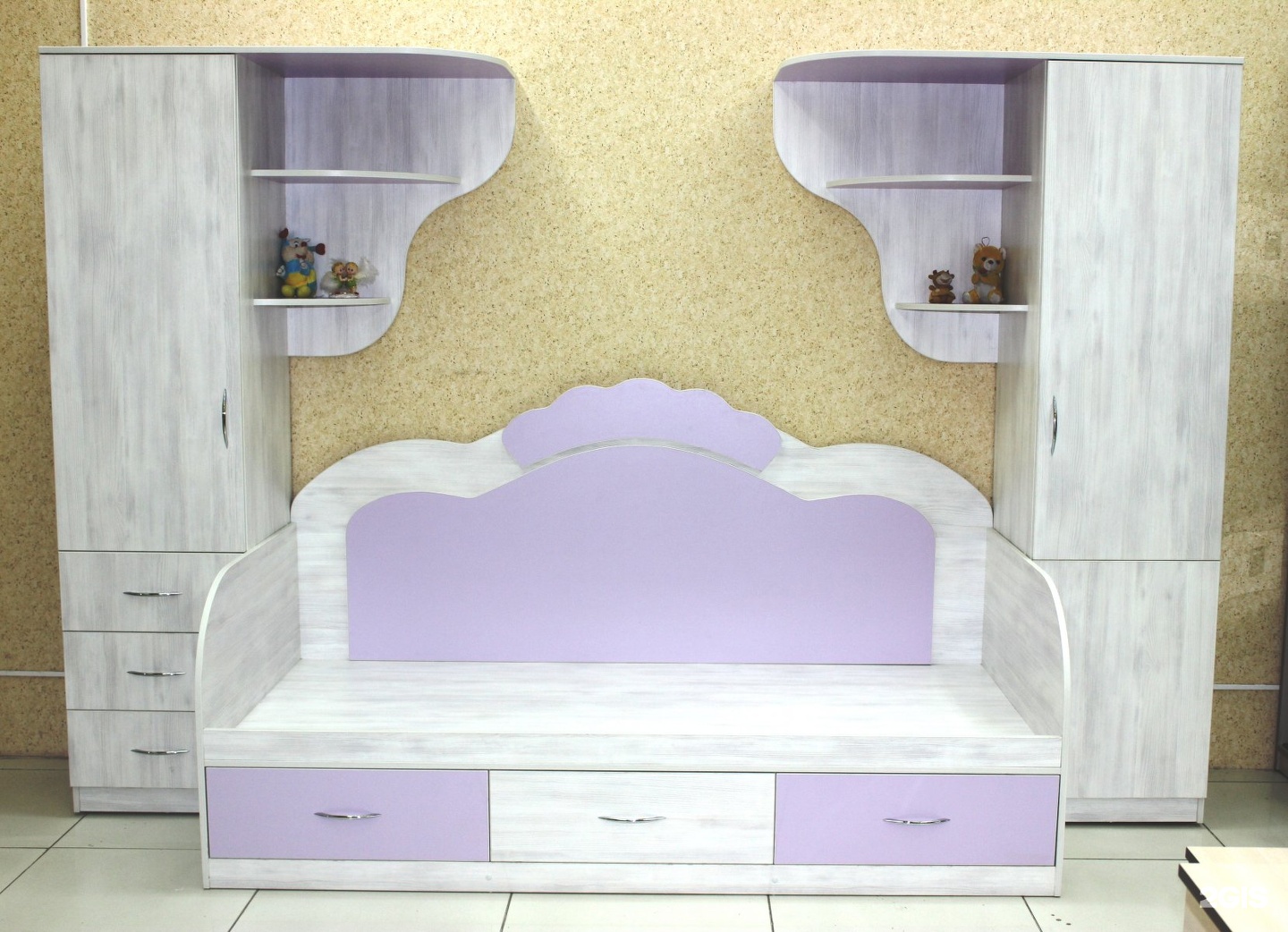 Кровать для девочки из ЛДСП
