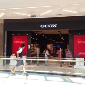 Фото от владельца GEOX, магазин верхней одежды, обуви и аксессуаров