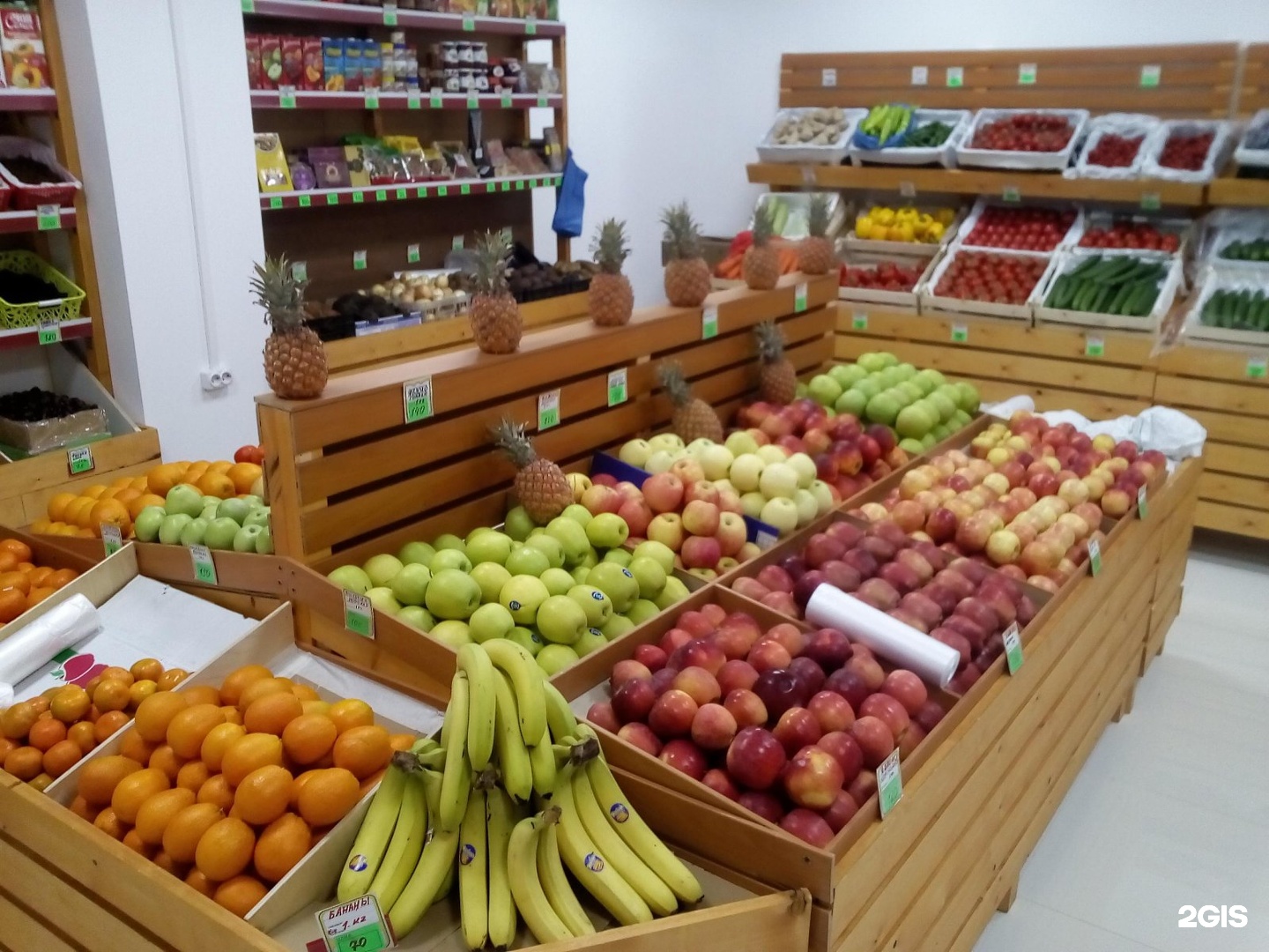 Аренда под фрукты. Магазин овощи фрукты. Овощной отдел. Овощной и фруктовый отдел. Овощной прилавок.