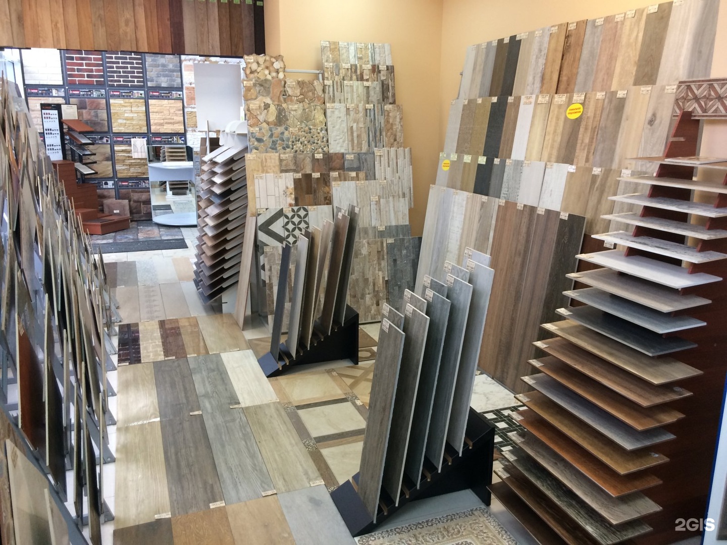 гипермаркет керамической плитки. керамир окружная 1д екатеринбург. магазин плитки. салон керамической плитки. магазин керамической плитки.