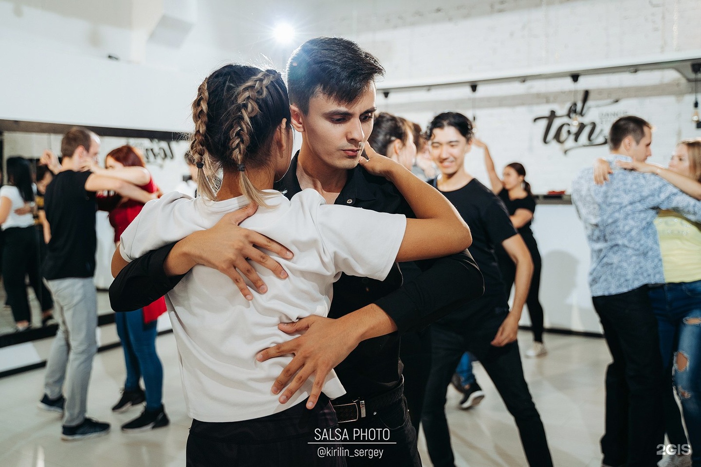 El dance. Сальса и бачата на набережной)) Москва. Современные танцы Астрахань. Твой танец Астрахань. Савушкина танцы.