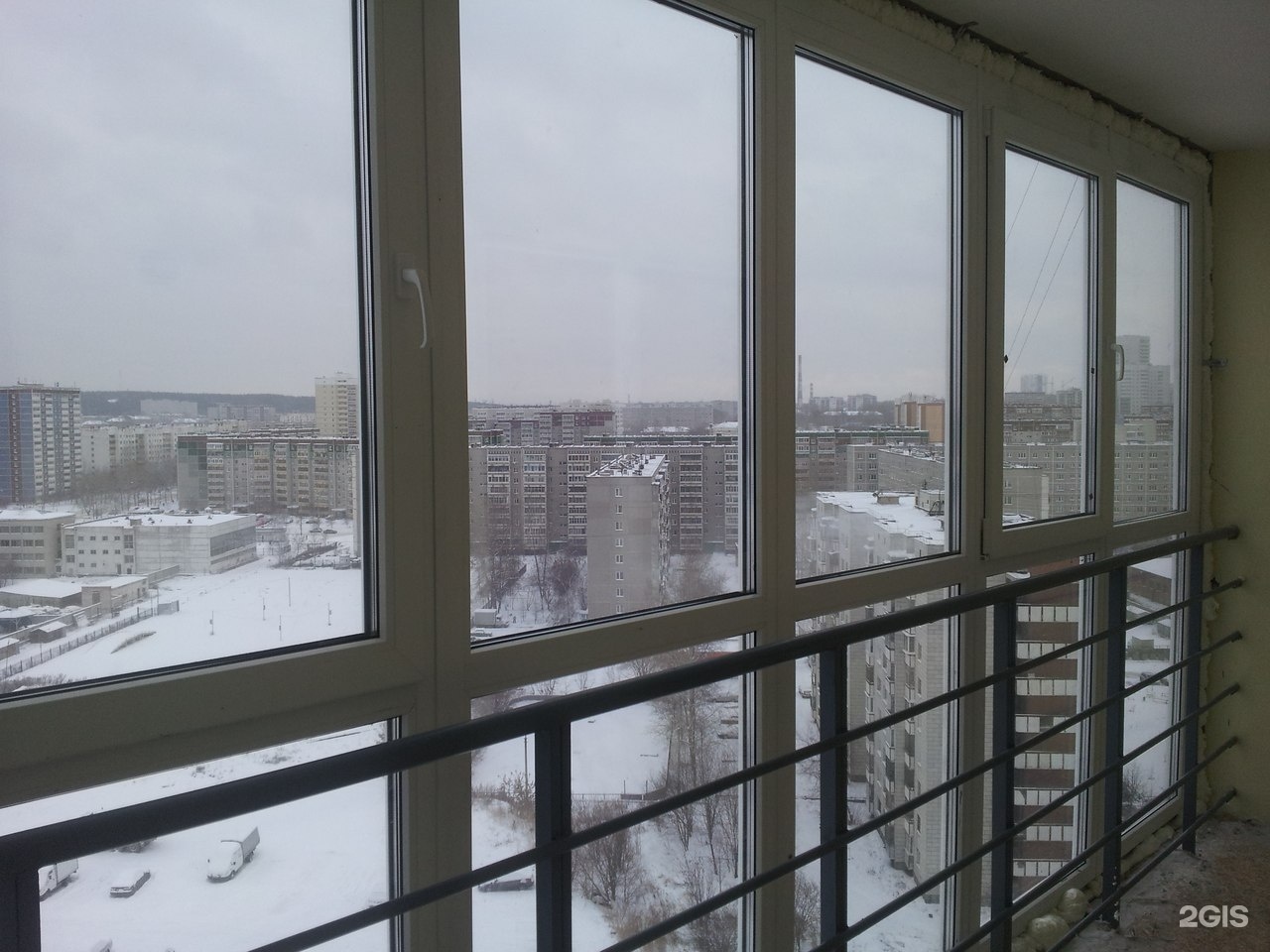 рехау панорамное остекление балкона. панорамные балконы в новостройках. французское остекление балкона рехау. панорамные балконы в новостройках. панорамная лоджия.