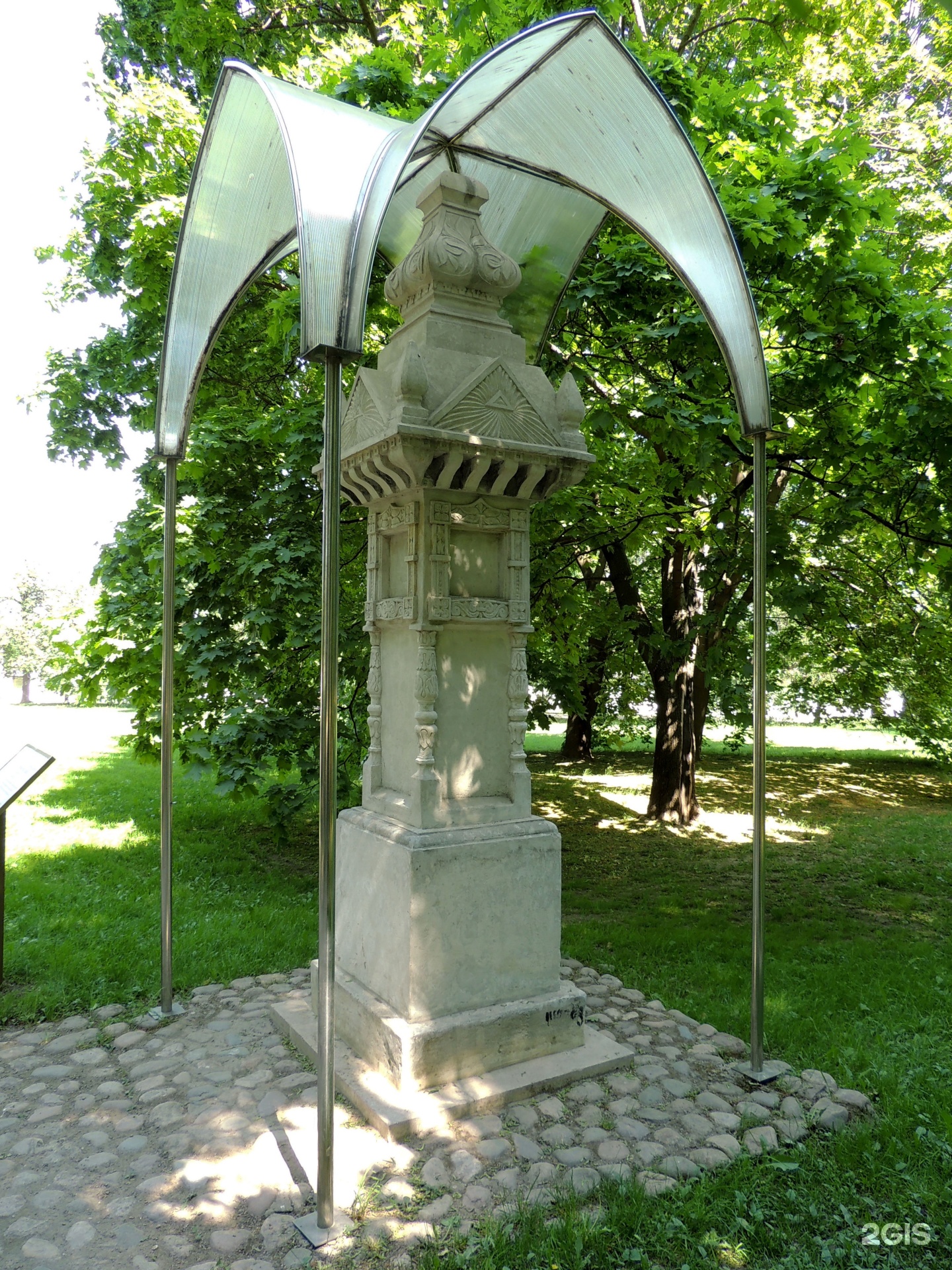 Памятный столб. Мемориальный столб в коломенском. памятный столб-часовня. памятник александру 2 в коломенском. коломенское памятник александру.