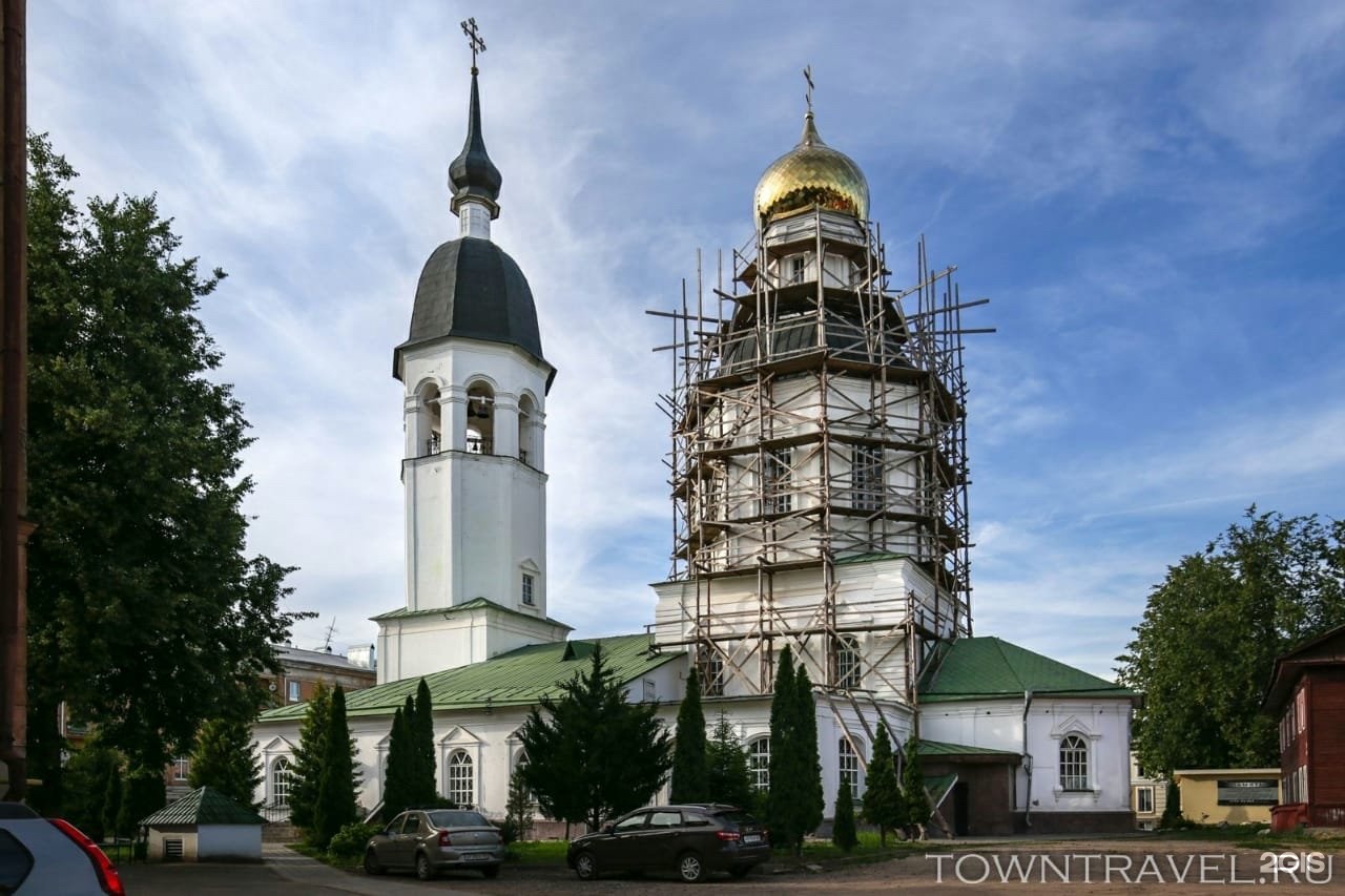 храмы в великих луках