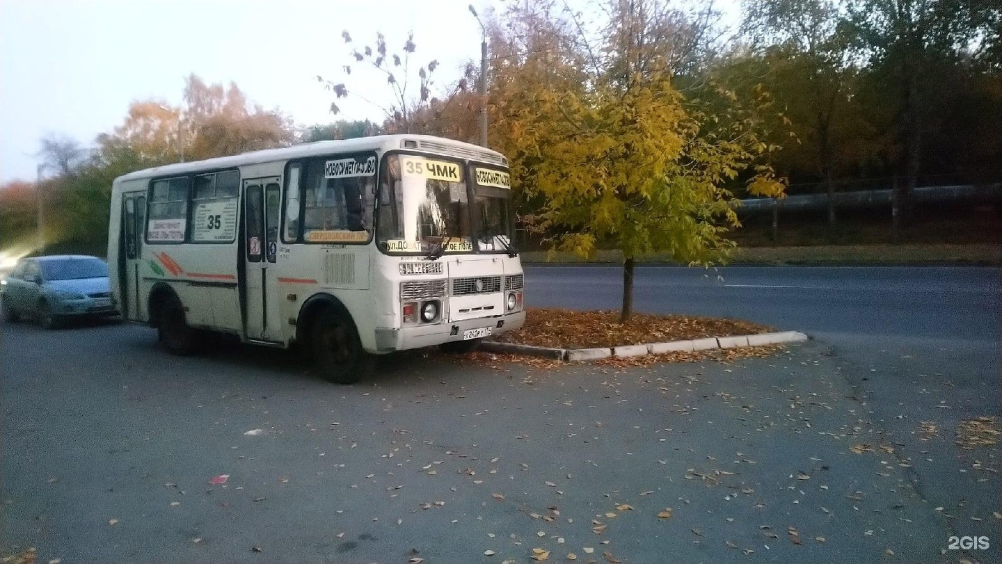 Автобус 35 куровское красное. 35 Маршрутка Челябинск. Вечерний 35 автобус.