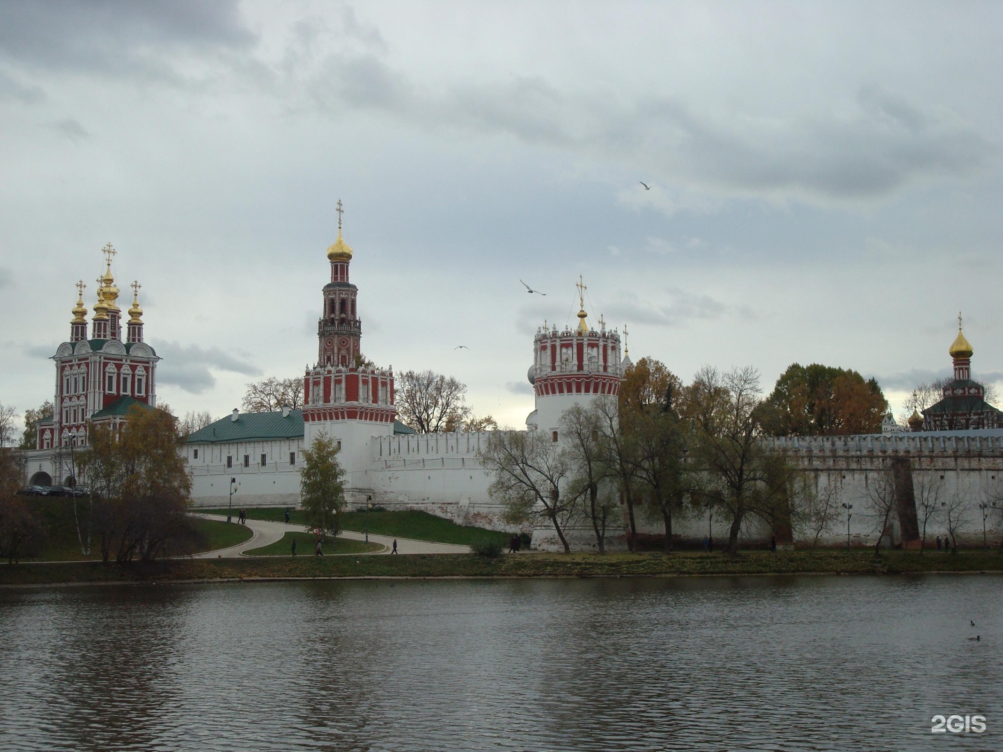 Новодевичий монастырь москва адрес. Новодевичий монастырь ЮНЕСКО. Новодевичий монастырь в Москве 500 лет. Иверская Новодевичий монастырь.