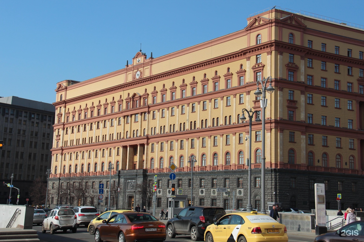 3 лубянка москва. Большая Лубянка 2. Здание ФСБ В Москве. Лубянка ФСБ. Лубянка ФСБ вектор.