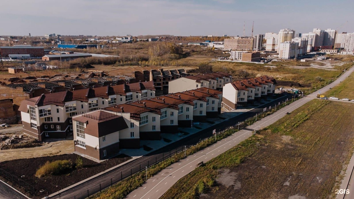 Английский двор кемерово. ЖК английский двор Кемерово. Английский дворик Кемерово. Грин Металлплощадка.