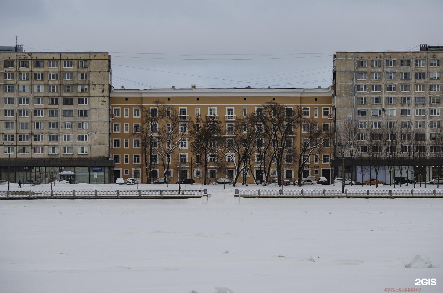 петербург октябрьская набережная