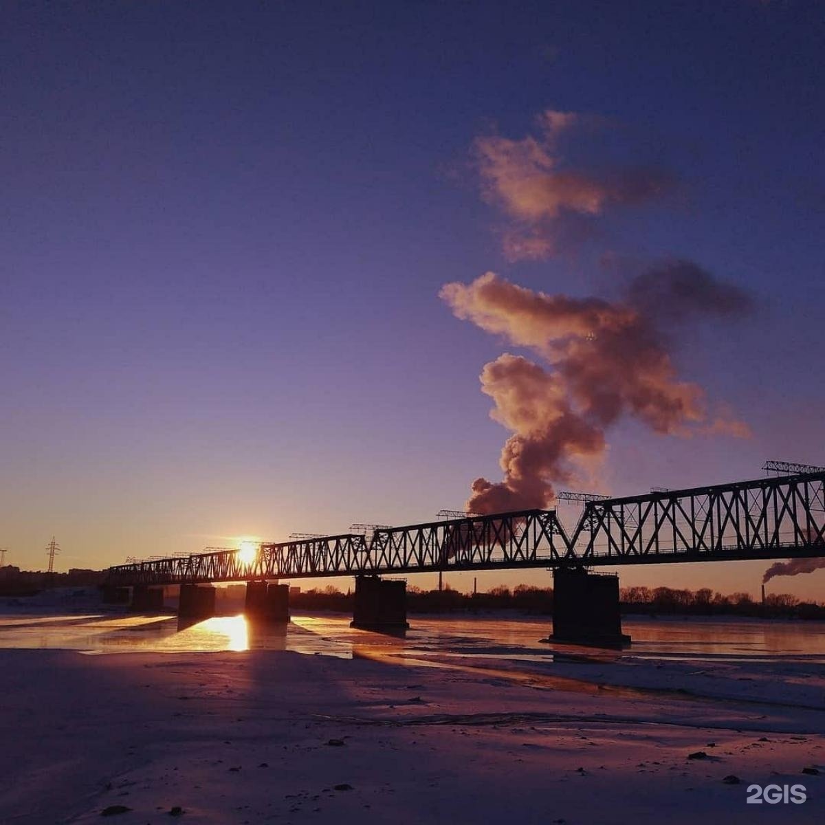 Набережная реки Обь Новосибирск ночью