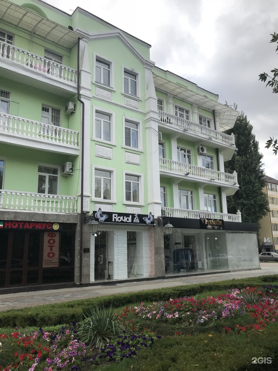 проспект кадырова грозный 215. Cls 500 в грозном возле мечети. днепровская 16 грозный. грозный 16. грозный 16.