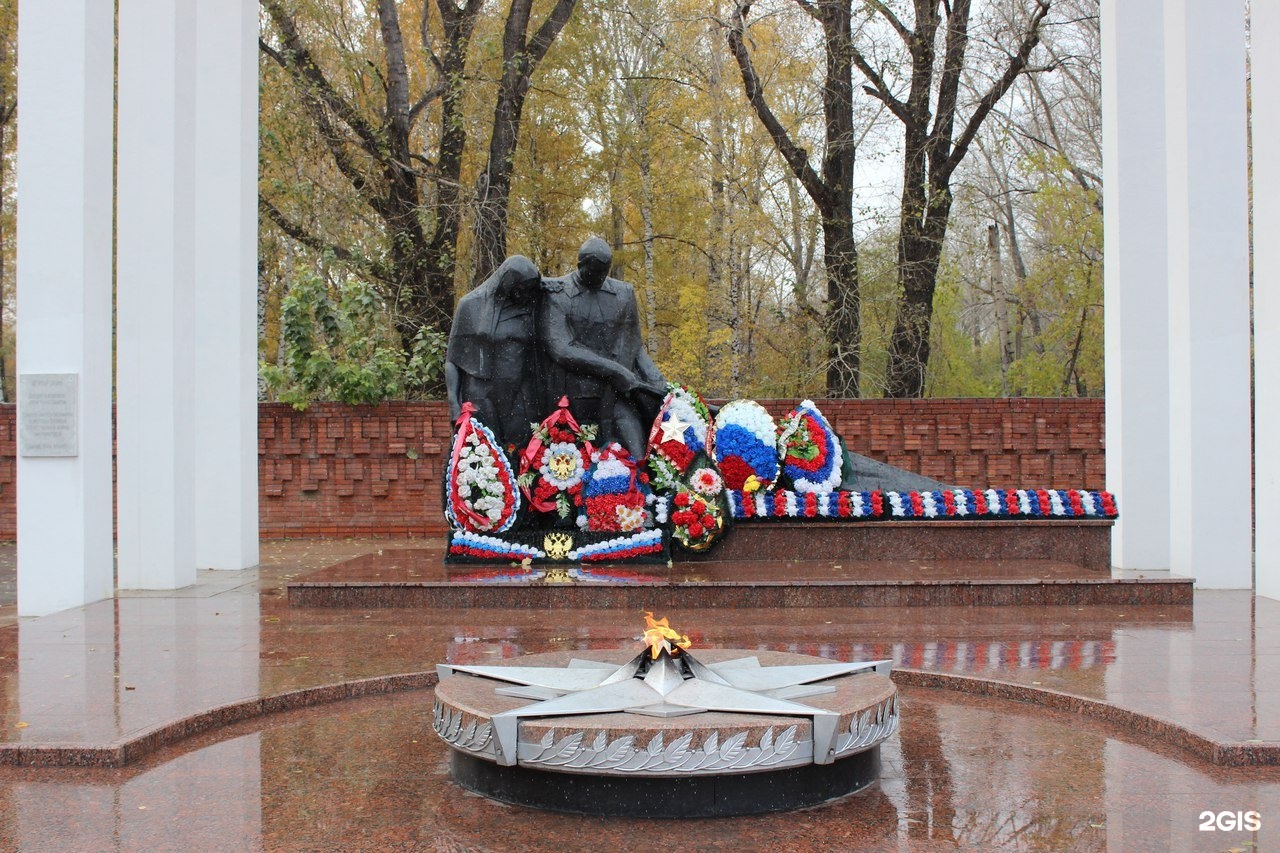 Тюмень мать. Памятник Скорбящей матери в Назарово. Скорбящая мать памятник Унеча. Скорбящая мать Киржач. Скорбящая мать Сковородино.