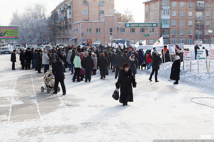 Омск февраль. Площадь Лицкевича Омск. Площадь Лицкевича Омск 90. Остановка площадь Лицкевича Омск. Улица Лицкевича Омск.