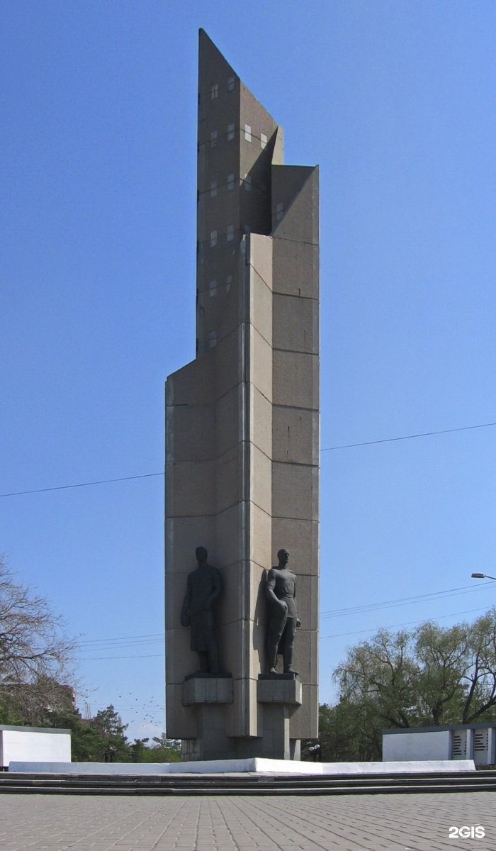 Город героев омск. Монумент славы Омск. Мемориал Слава героям Омск. Монумент Слава героям. Памятник Слава героям.