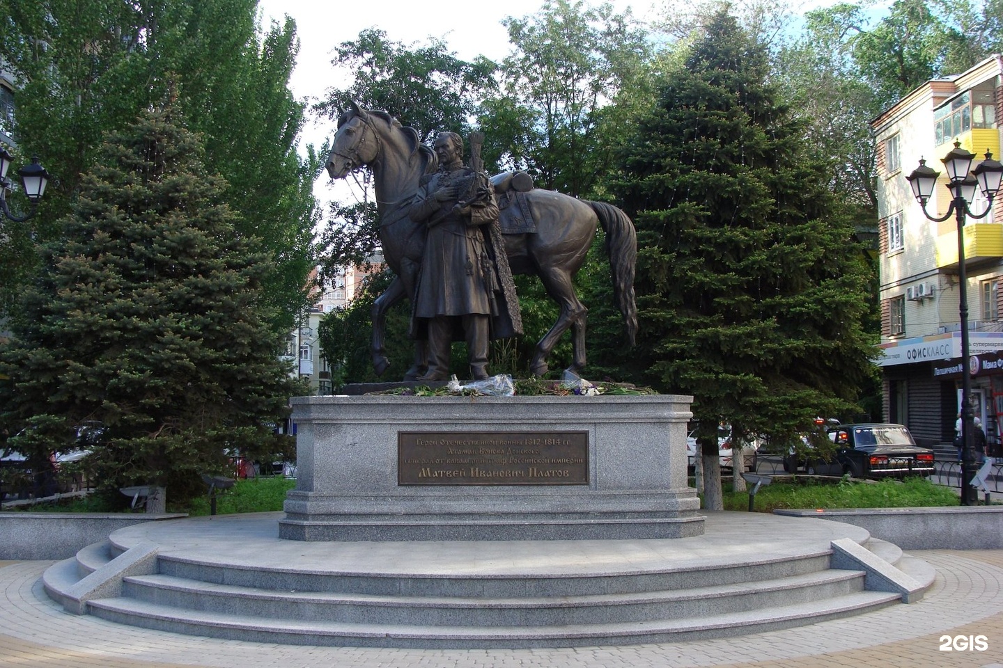 Памятник Платову в Ростове на Дону