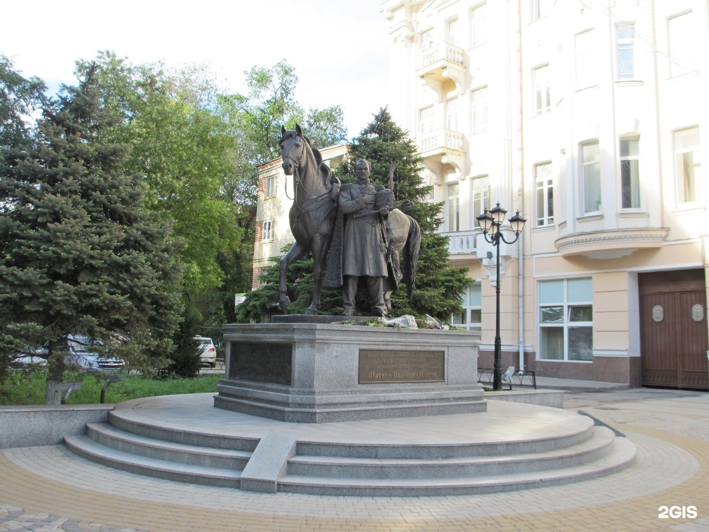 Памятник м и платову. Памятник платову в ростове. памятник атаману платову в ростове. памятник казакам в ростове. памятник атаману платову в москве.