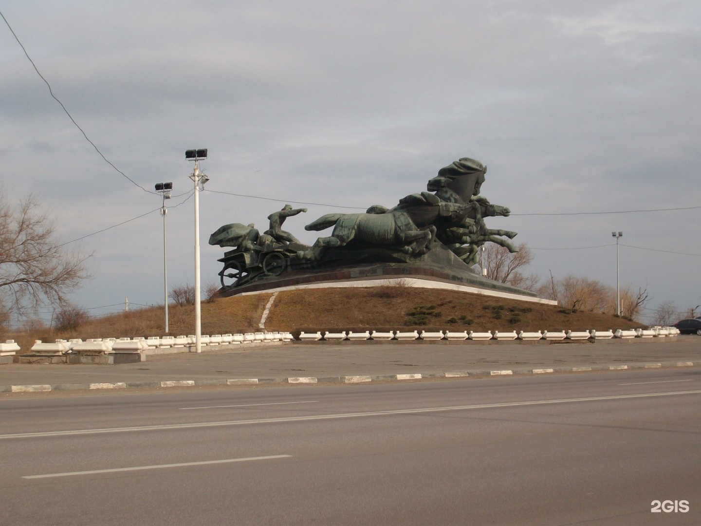 Покажи ростовские. Памятник тачанка Ростов-на-Дону. Ростов на Дону 