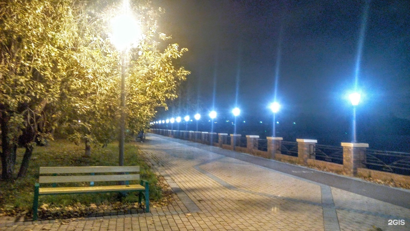 Парк Печатники ночью фото