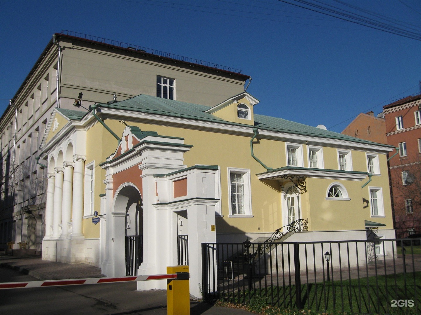 Спасопесковский пер д 6 стр 7. Спасопесковский пер., 10, стр. 1, Москва. Спасопесковский переулок 3/1. Спасопесковский переулок 10 1с. Спасопесковский переулок дом Чичерина.