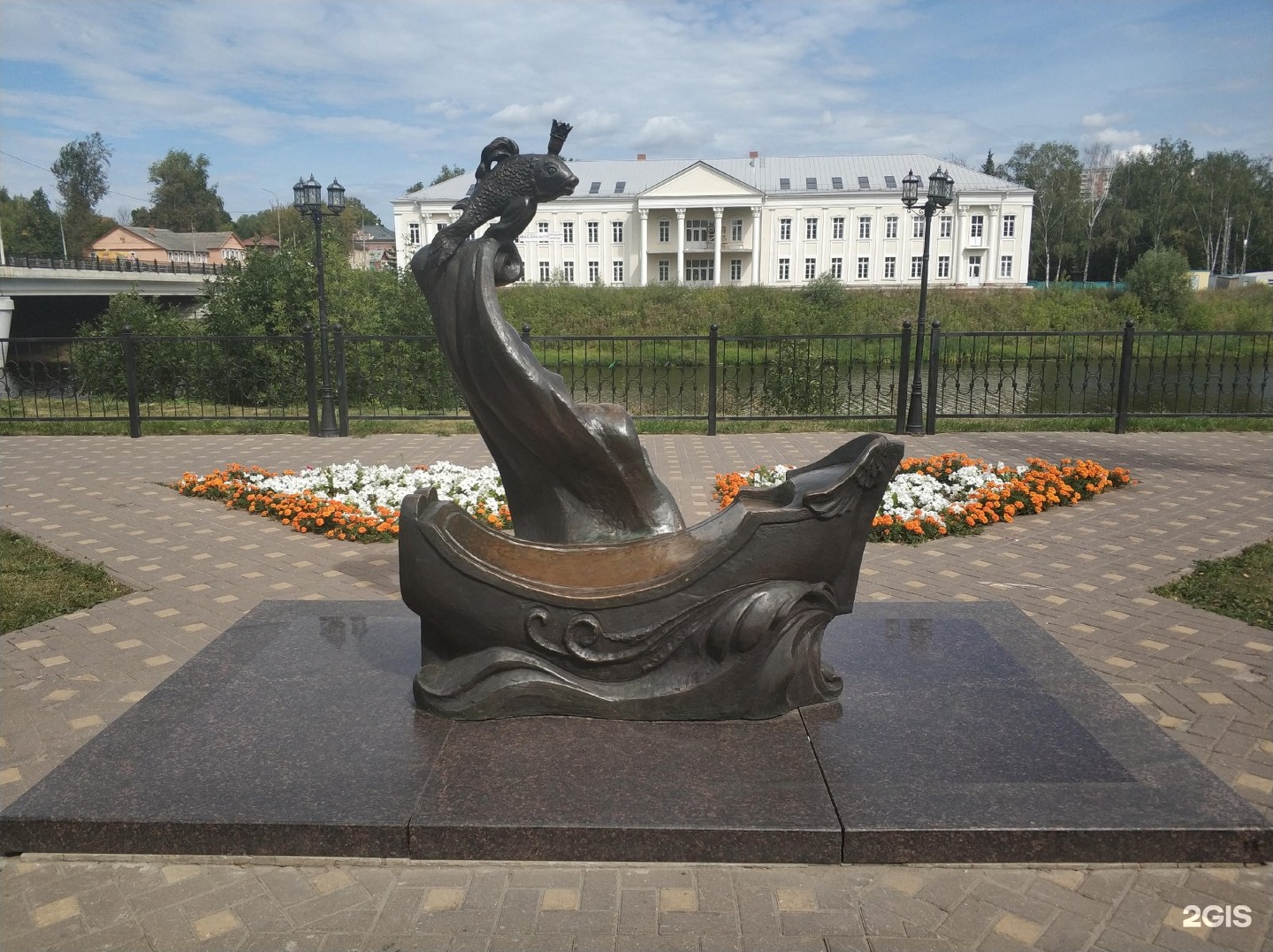 Скульптура Золотая рыбка Подольск