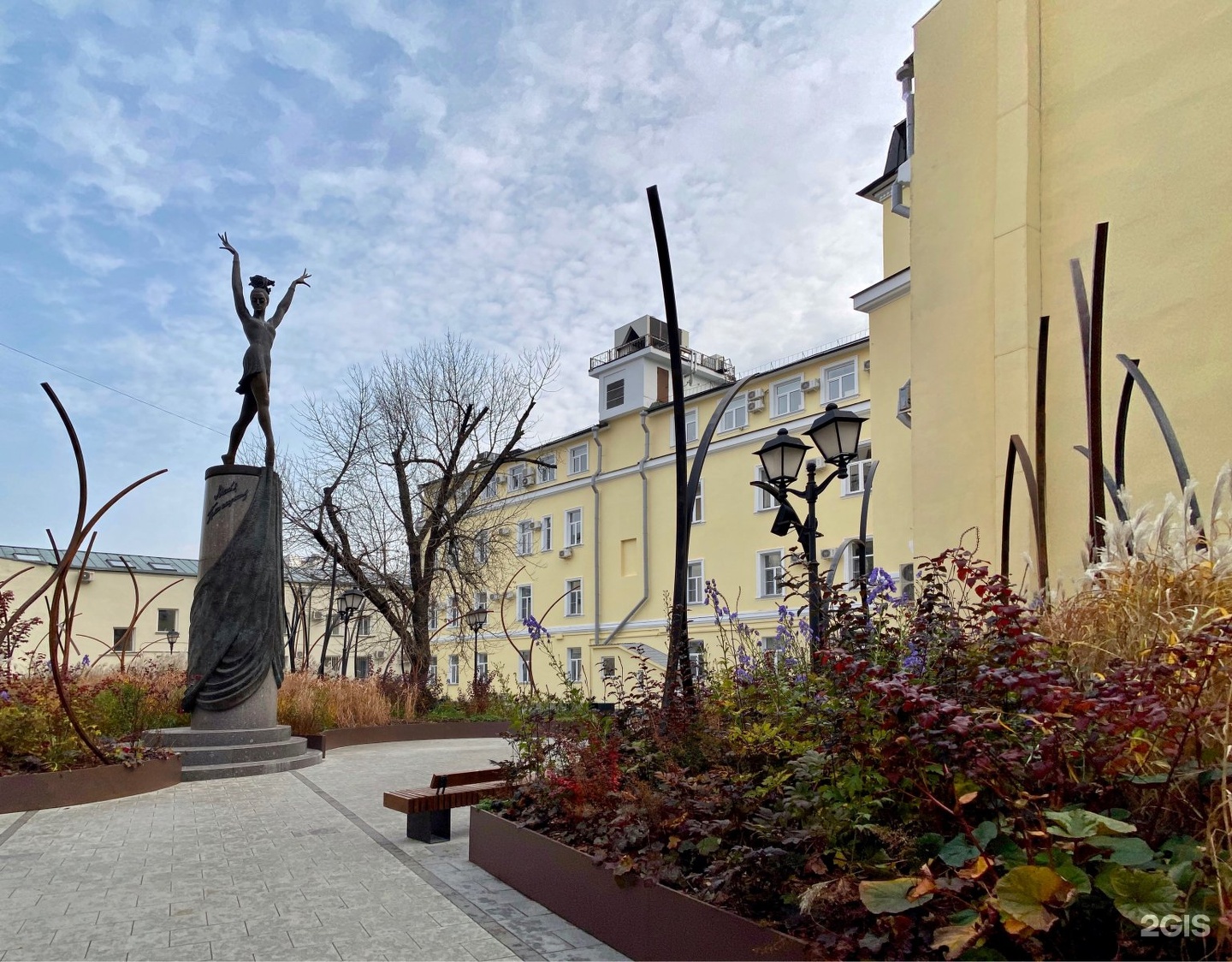 памятник плисецкой в москве на большой дмитровке