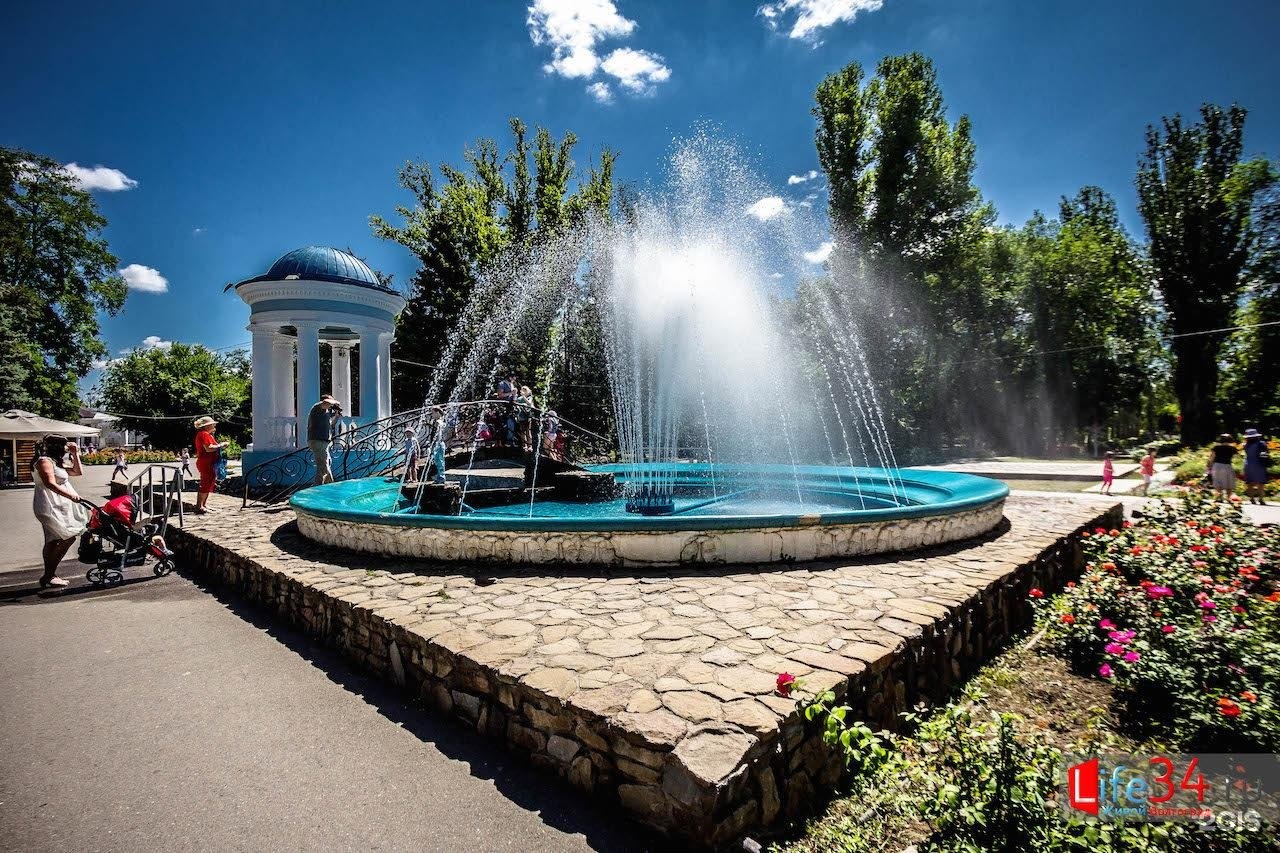 Волжский фонтан Гидростроителей