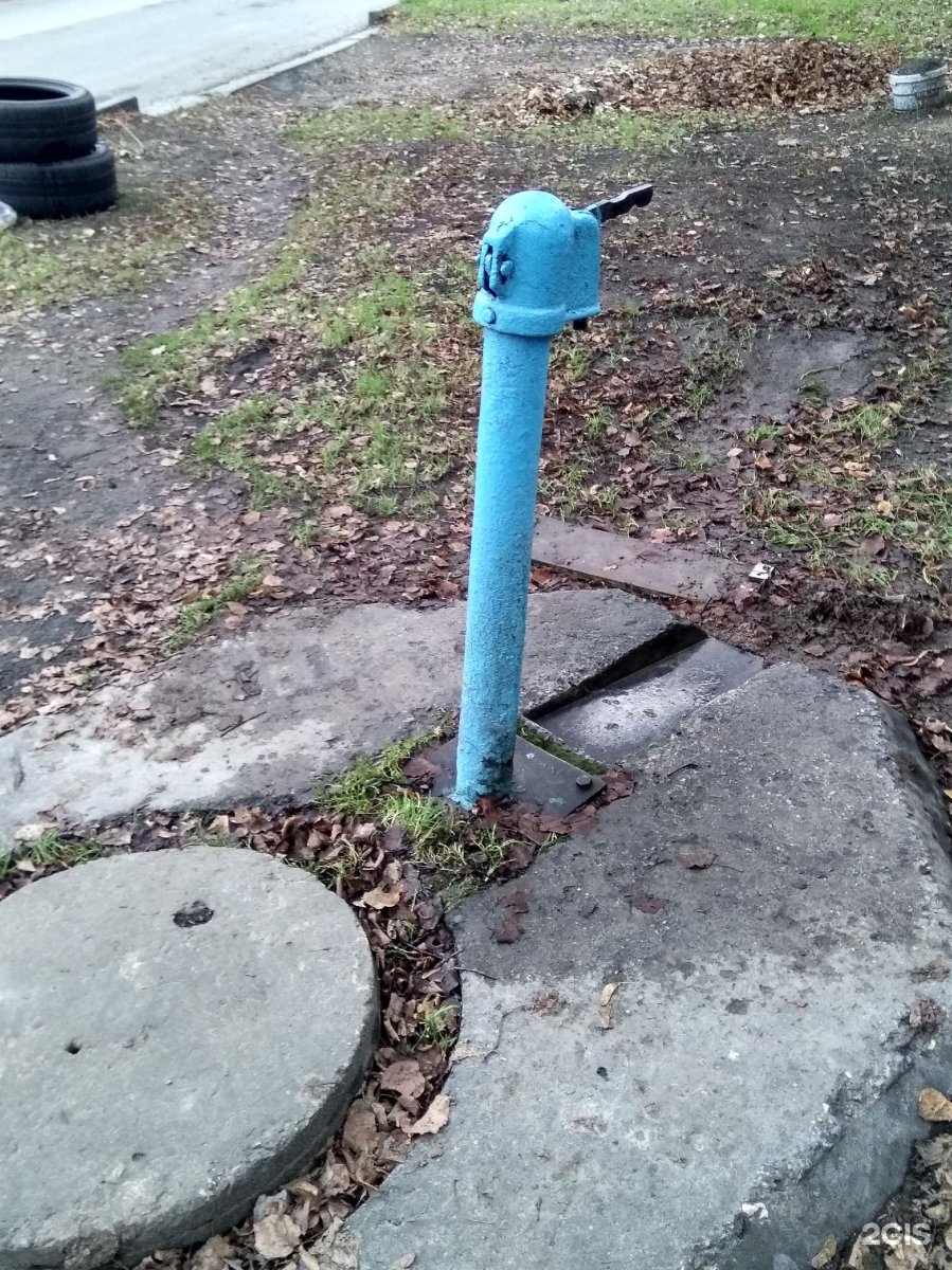 Колонка питьевая. Колонка водяная. Водяная колонка на улице. Современные водоразборные колонки. Водоразборная колонка бетонная.
