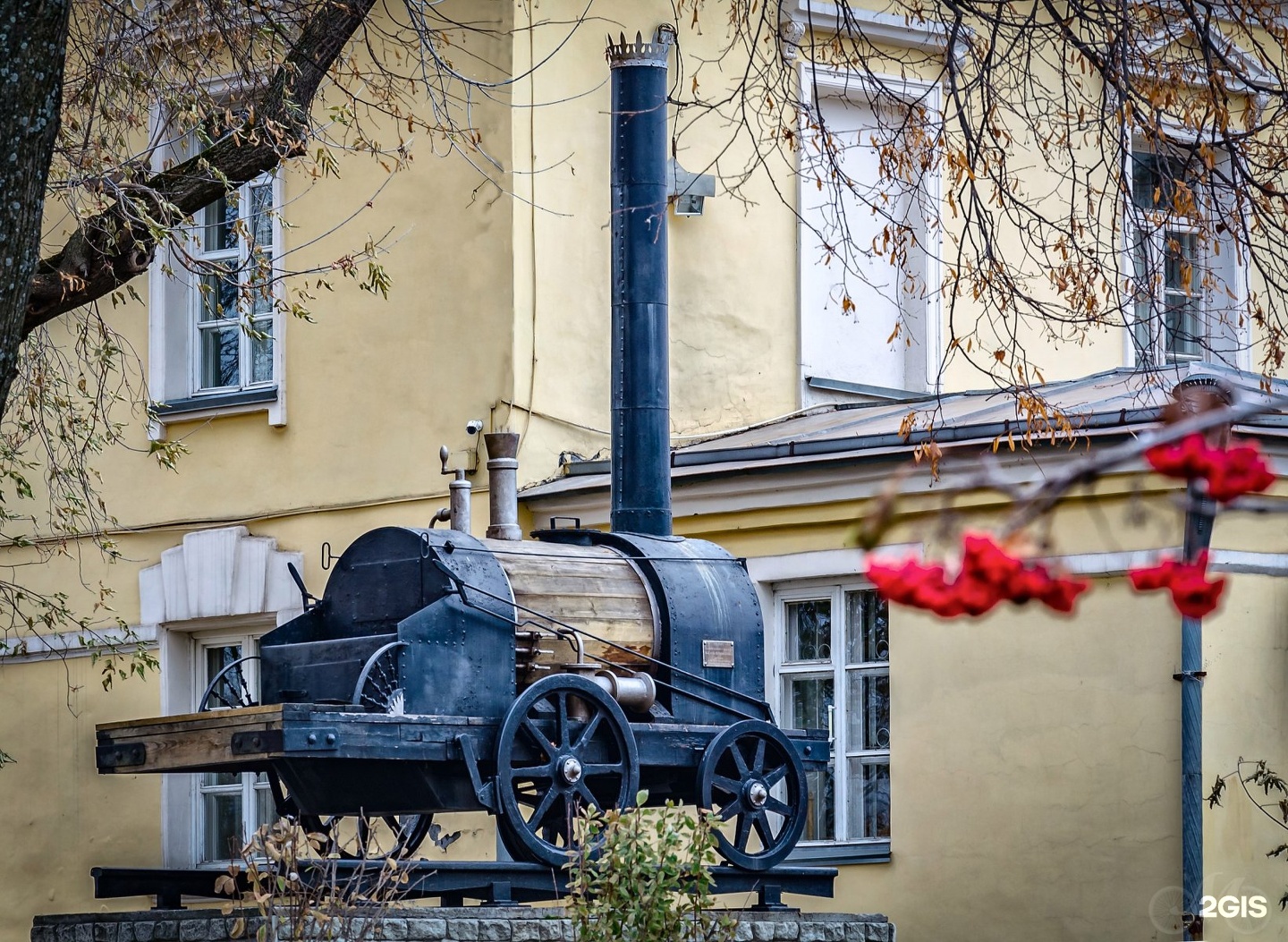 Паровоз нижний тагил. Паровоз Черепановых Нижний Тагил. Памятник паровозу Черепановых в Нижнем Тагиле. Первый паровоз Черепановых Нижний Тагил. Черепановы паровоз Нижний Тагил.