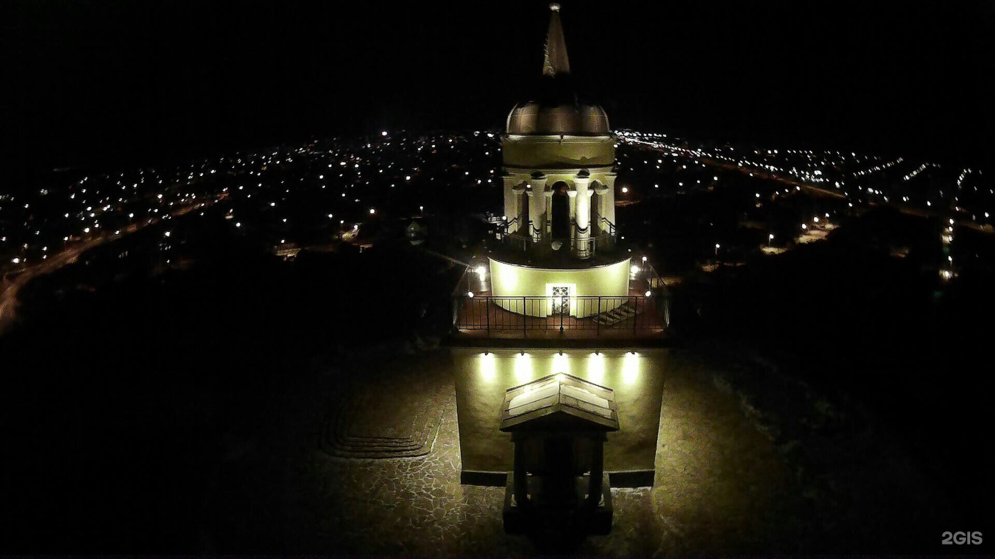 Храм Невского на лисьей горе ночью
