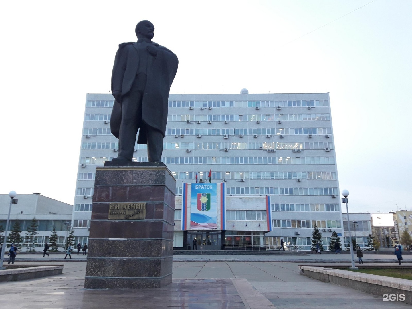 Памятник Ленину Братск
