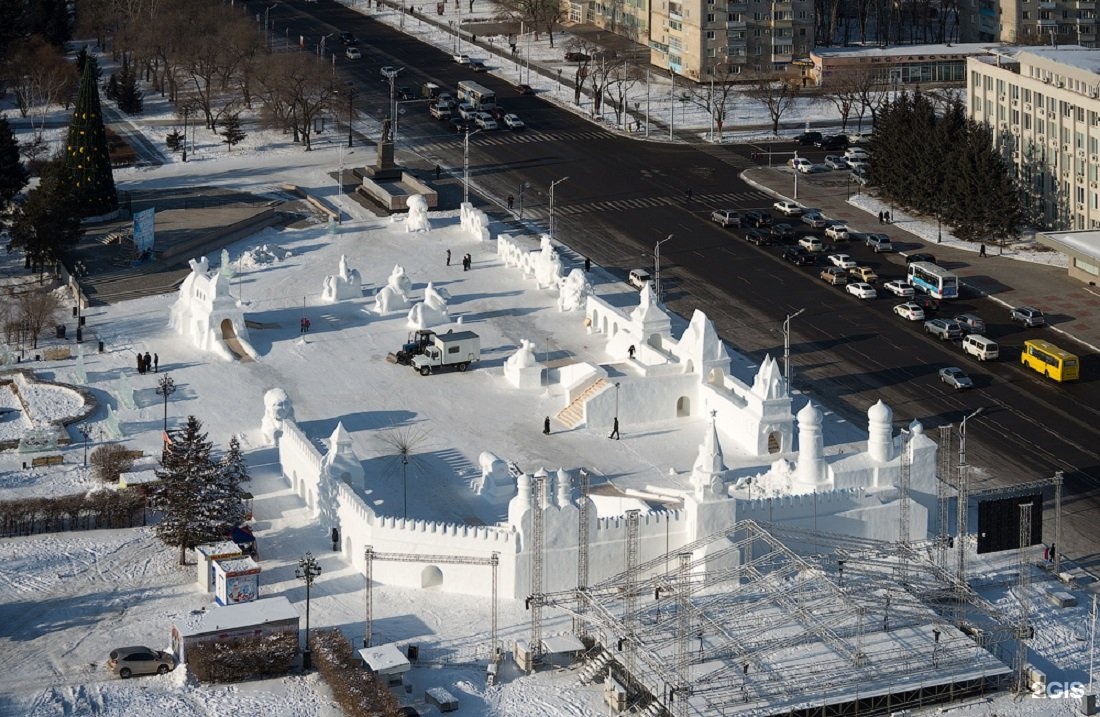 Городок благовещенск. Ледовый городок Благовещенск. Снежный городок Благовещенск. Благовещенск площадь Ленина зима.