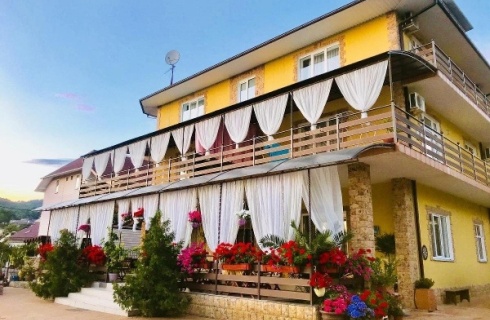 Лоо пос.: Гостевой дом Сан-Мари