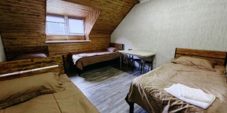 Домбай: Гостевой дом Путник