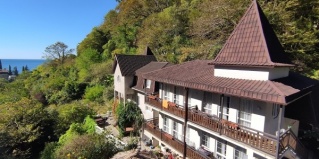 Гагра: Коттедж Агава