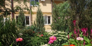 Пересыпь: Гостевой дом Райский уголок