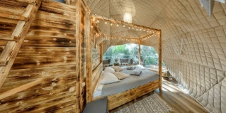 Великий Новгород: Глэмпинг ЮРЬЕВСКОЕ ПОДВОРЬЕ country club