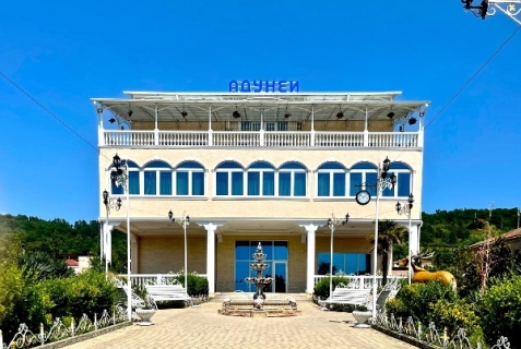 Тхубун: Отель Адунеи Сухум